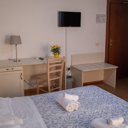 Hotel Ariston Piombino Esterno foto