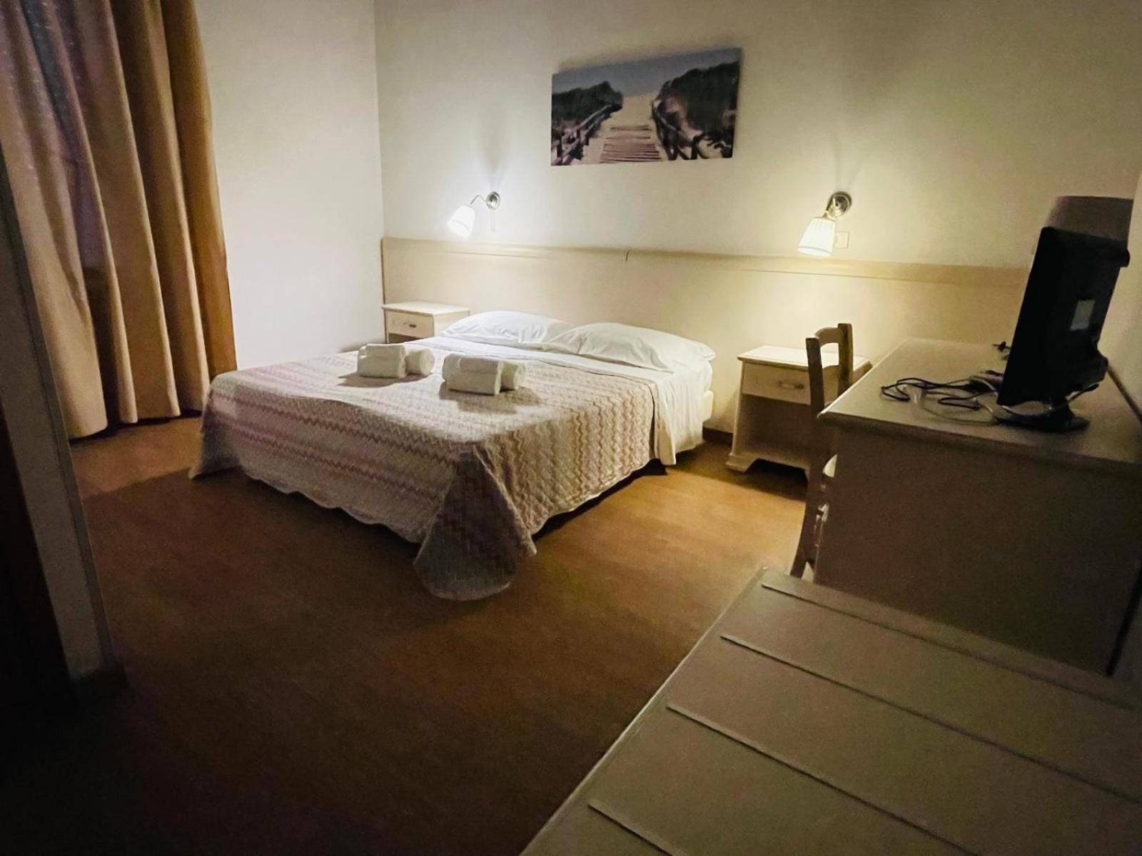 Hotel Ariston Piombino Esterno foto