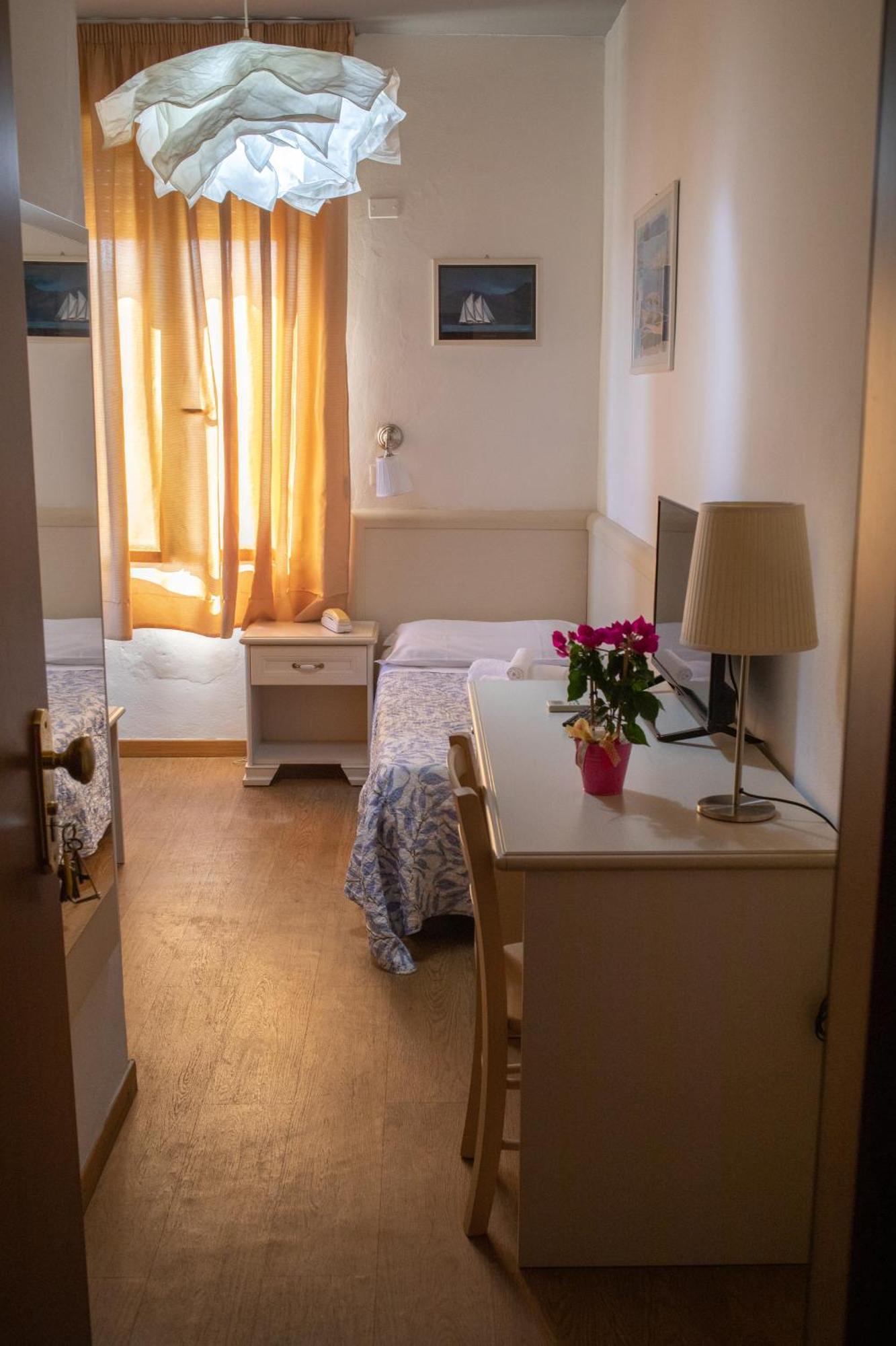 Hotel Ariston Piombino Esterno foto